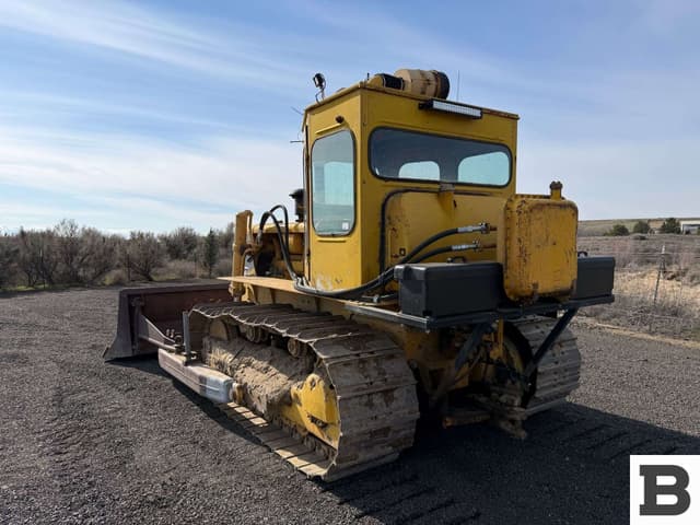 Image of Caterpillar D5 equipment image 3