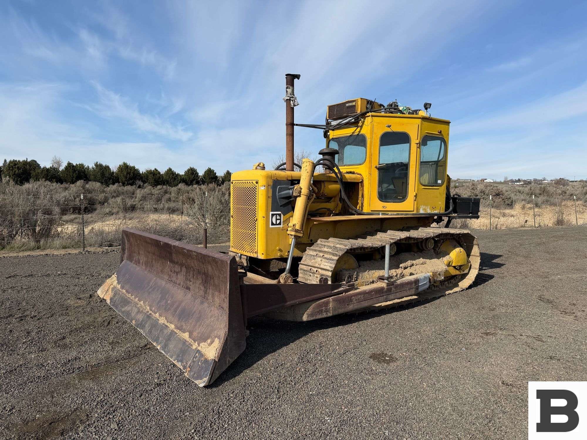 Caterpillar D5 Equipment Image0