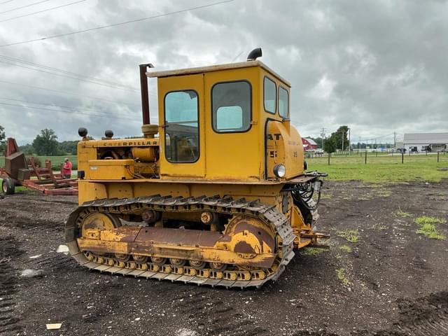 Image of Caterpillar D5 equipment image 2