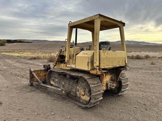 Image of Caterpillar D5 equipment image 2