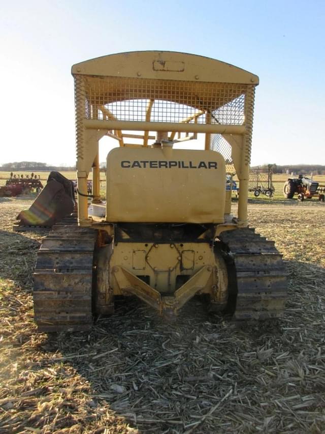 Image of Caterpillar D5 equipment image 2