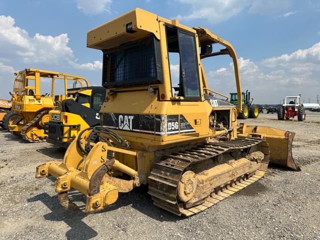 Image of Caterpillar D5G equipment image 2