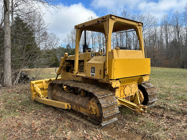 Image of Caterpillar D5B equipment image 4