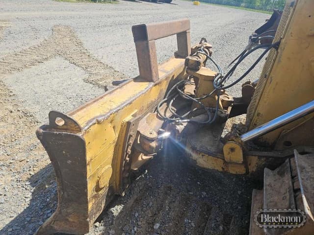Image of Caterpillar D5B equipment image 3
