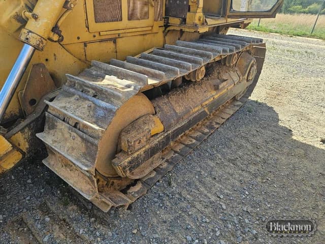 Image of Caterpillar D5B equipment image 4