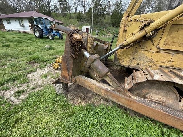 Image of Caterpillar D5B equipment image 2