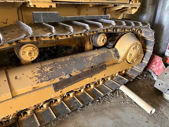 Image of Caterpillar D5B equipment image 2