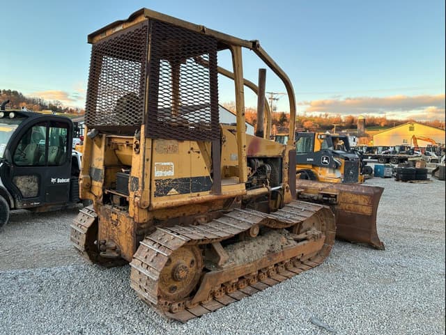 Image of Caterpillar D5C equipment image 2