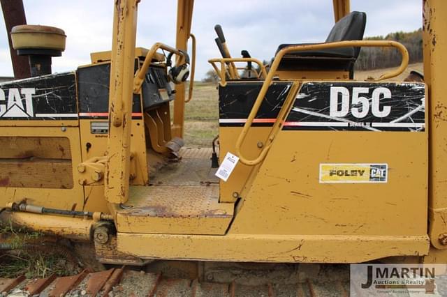 Image of Caterpillar D5C equipment image 4