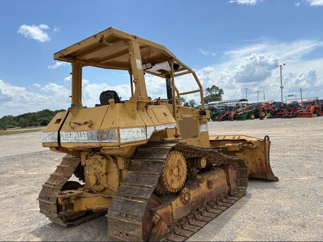 Image of Caterpillar D5H equipment image 2