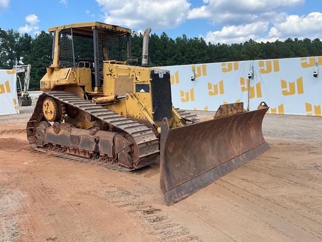 Image of Caterpillar D5H equipment image 2