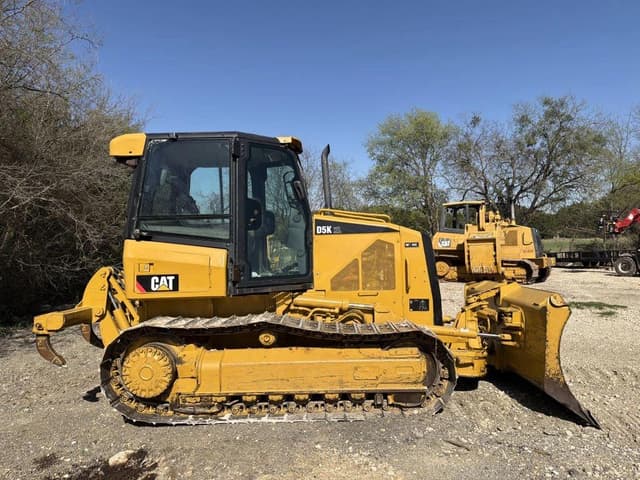 Image of Caterpillar D5K XL equipment image 2