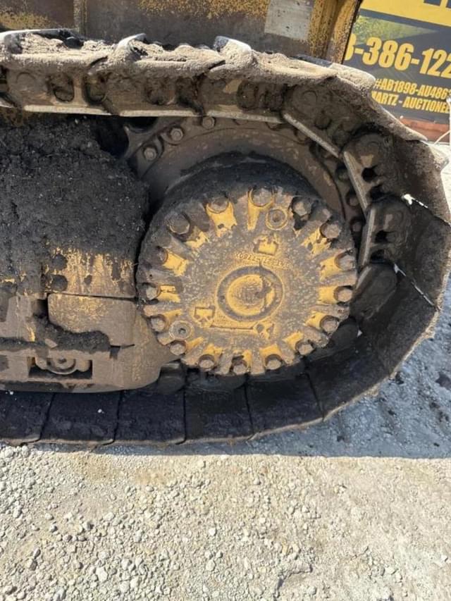Image of Caterpillar D5K equipment image 2