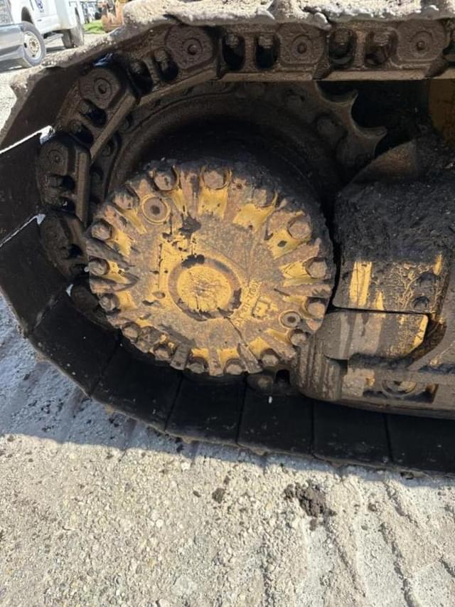 Image of Caterpillar D5K equipment image 4