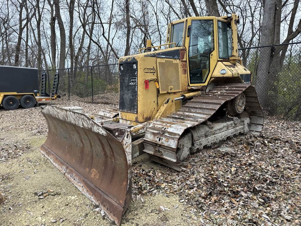 Caterpillar D5N LGP Equipment Image0