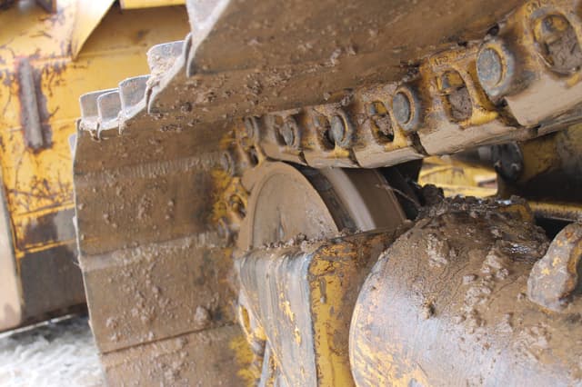 Image of Caterpillar D5N LGP equipment image 3