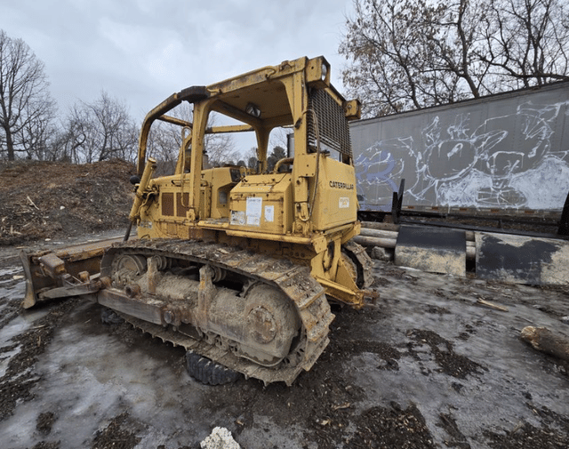 Image of Caterpillar D6 equipment image 2