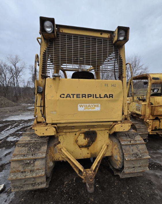 Image of Caterpillar D6 equipment image 3