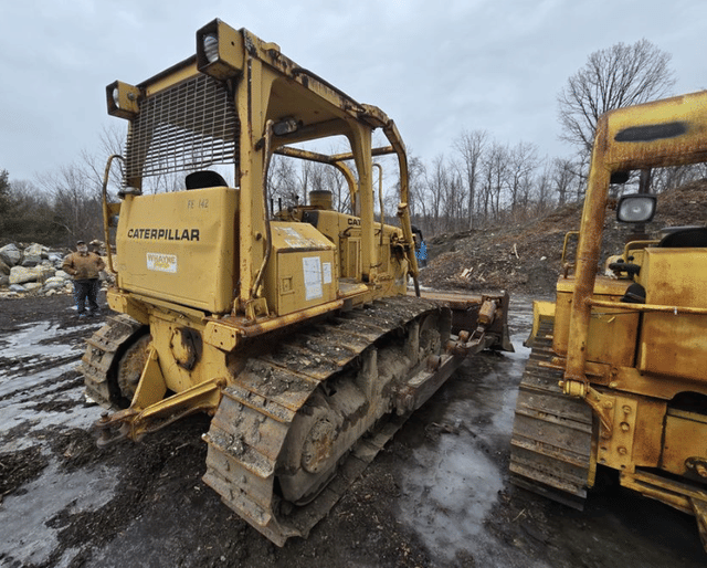 Image of Caterpillar D6 equipment image 4
