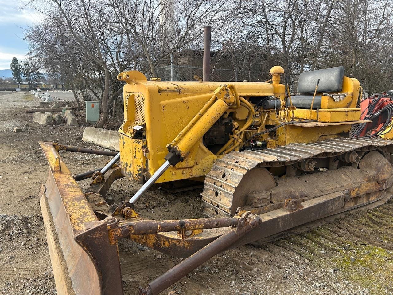 Caterpillar D6 Equipment Image0