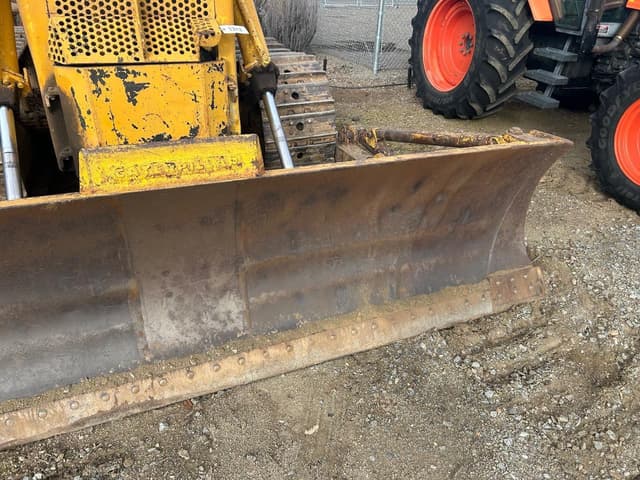 Image of Caterpillar D6 equipment image 3