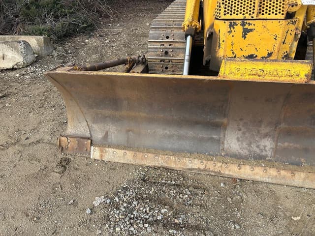 Image of Caterpillar D6 equipment image 4
