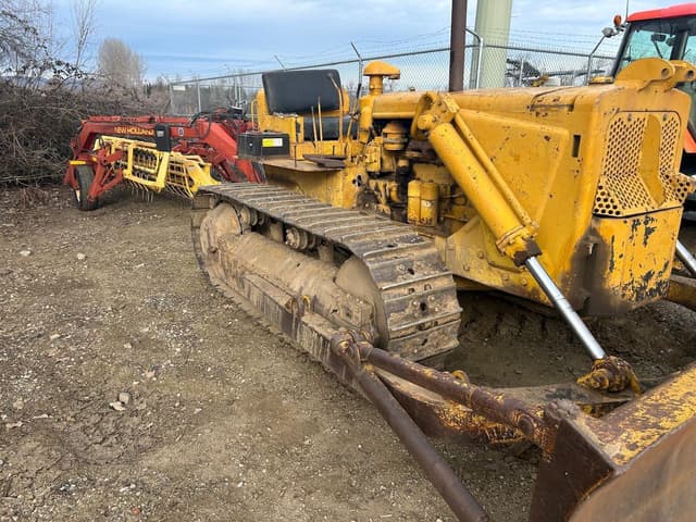 Image of Caterpillar D6 equipment image 2