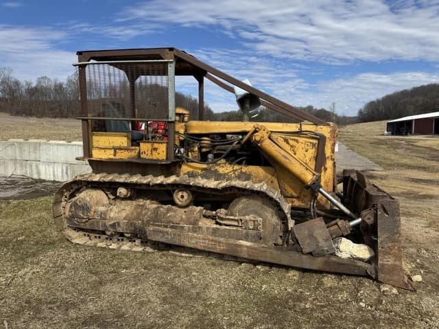 Image of Caterpillar D6 equipment image 3