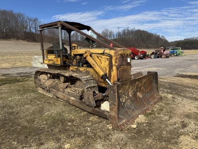 Image of Caterpillar D6 equipment image 2