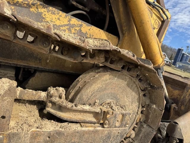 Image of Caterpillar D6 equipment image 4