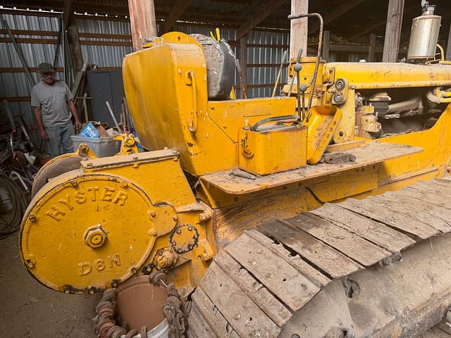 Image of Caterpillar D6 equipment image 4