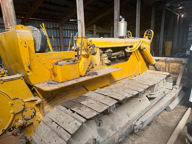 Image of Caterpillar D6 equipment image 3