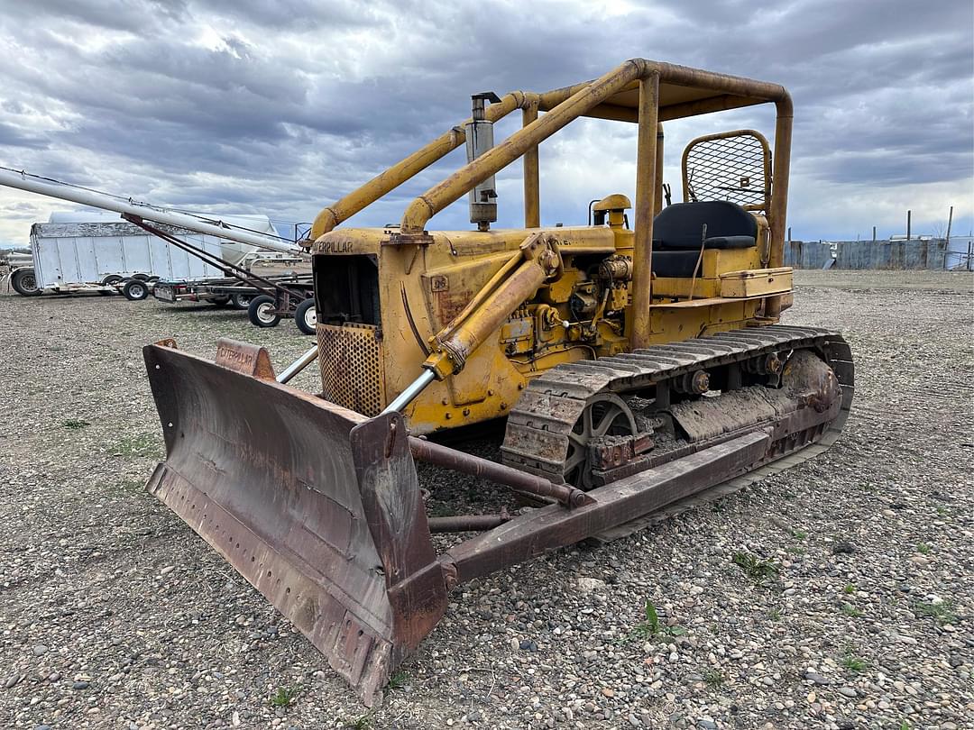 Image of Caterpillar D6 Primary image