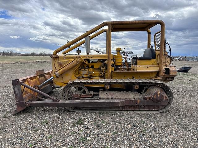Image of Caterpillar D6 equipment image 1
