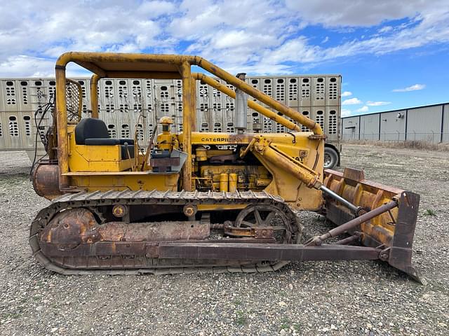 Image of Caterpillar D6 equipment image 4