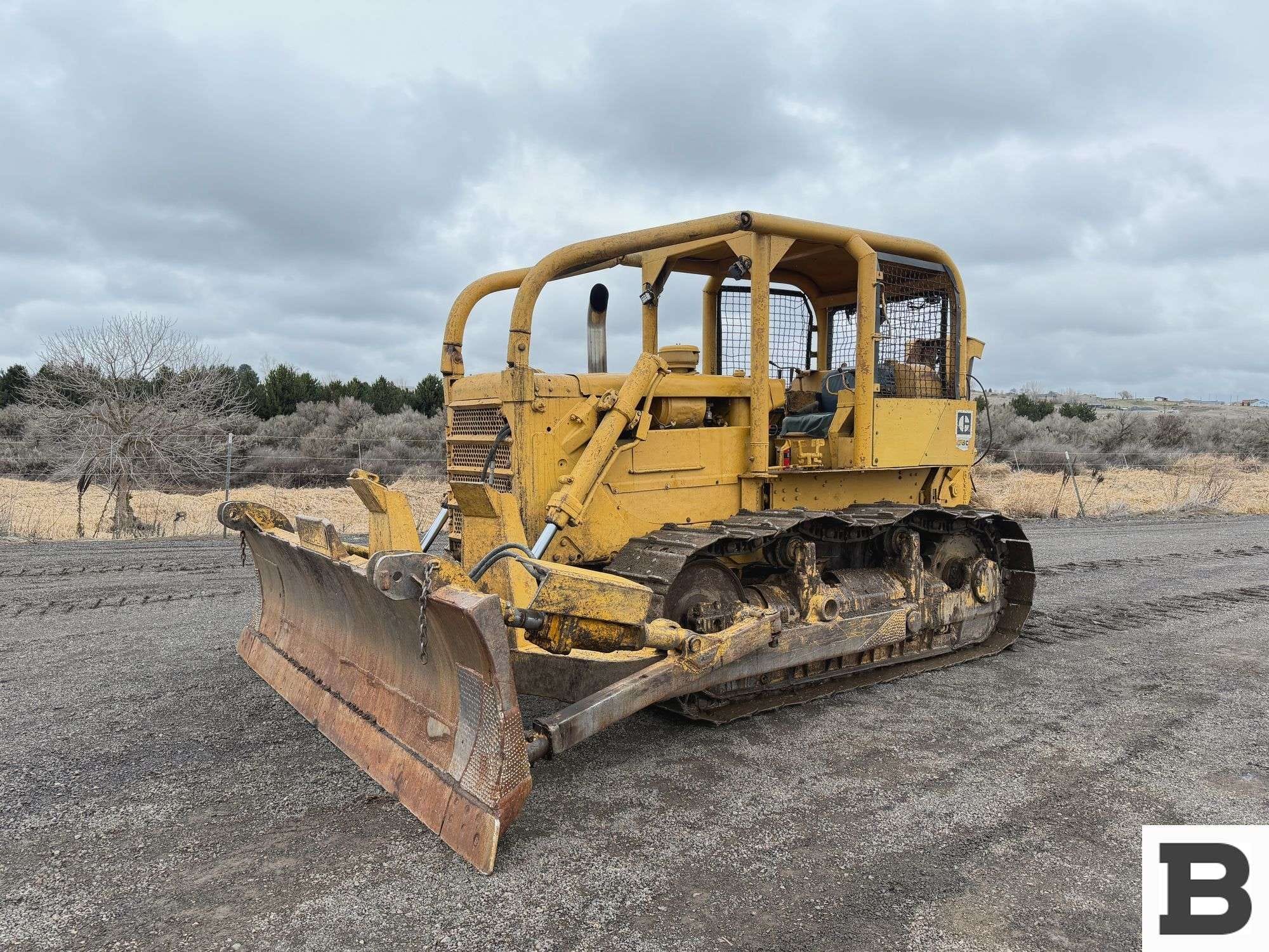 Caterpillar D6 Equipment Image0