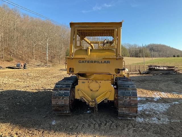 Image of Caterpillar D6 equipment image 4