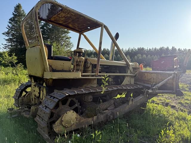 Image of Caterpillar D6 equipment image 4