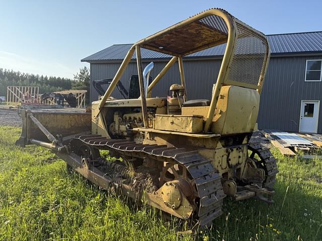 Image of Caterpillar D6 equipment image 2