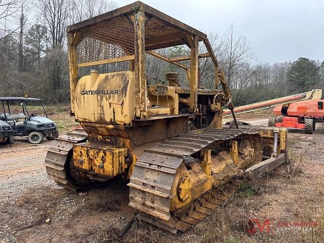 Image of Caterpillar D6C equipment image 1