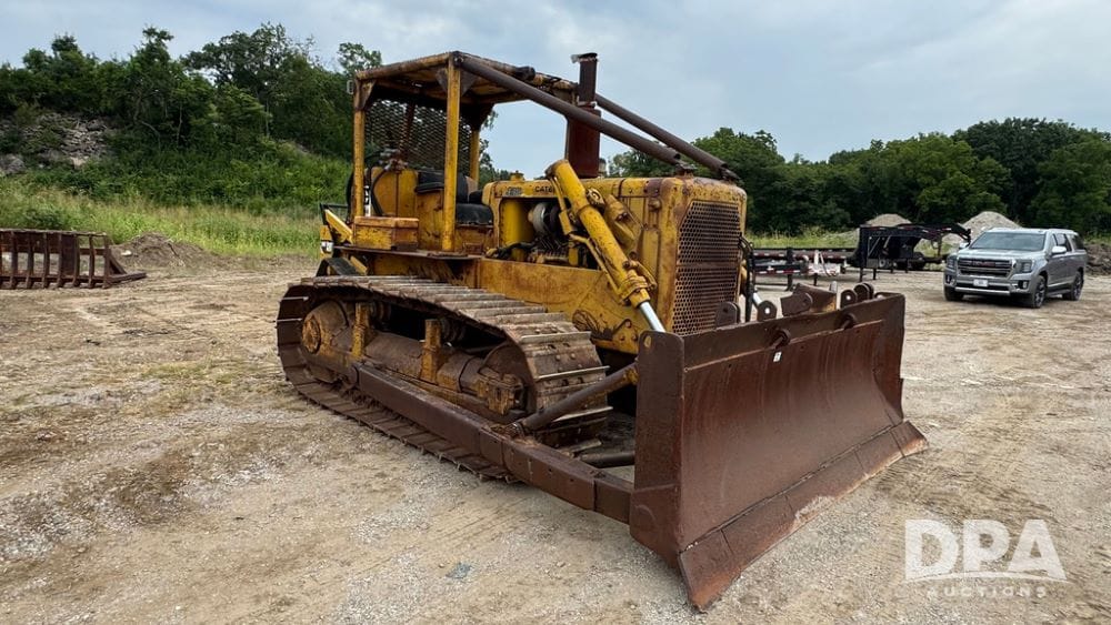 Caterpillar D6C Equipment Image0