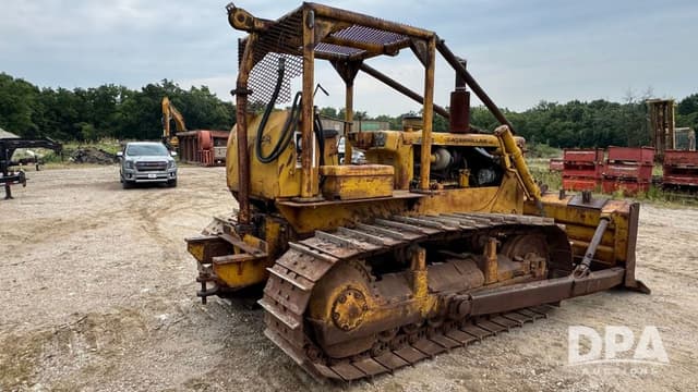 Image of Caterpillar D6C equipment image 4