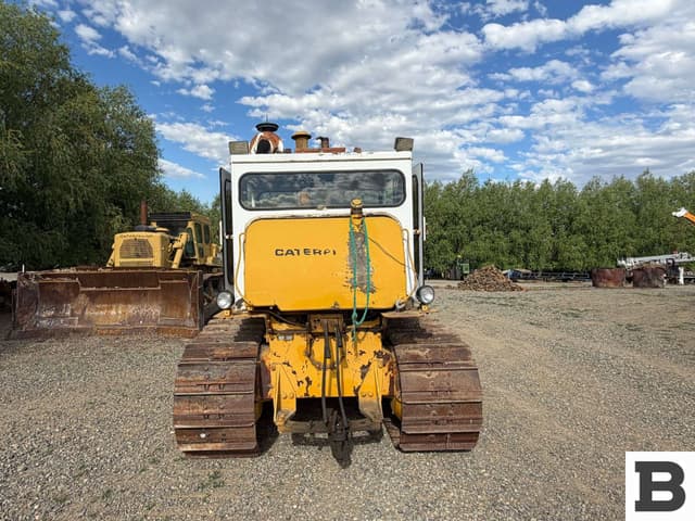 Image of Caterpillar D6C equipment image 4