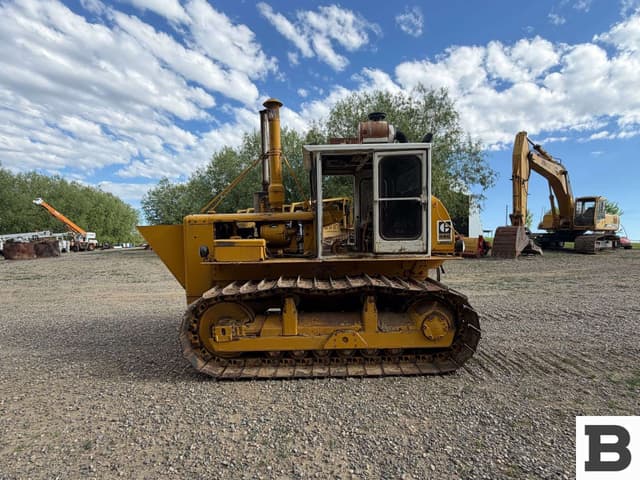 Image of Caterpillar D6C equipment image 2