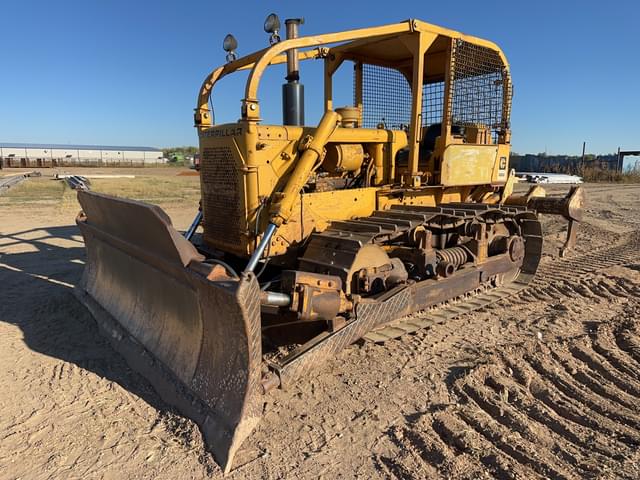 Image of Caterpillar D6C equipment image 4