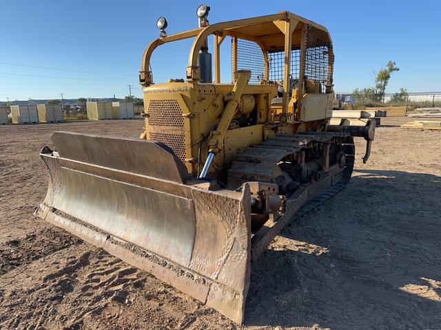 Image of Caterpillar D6C equipment image 3