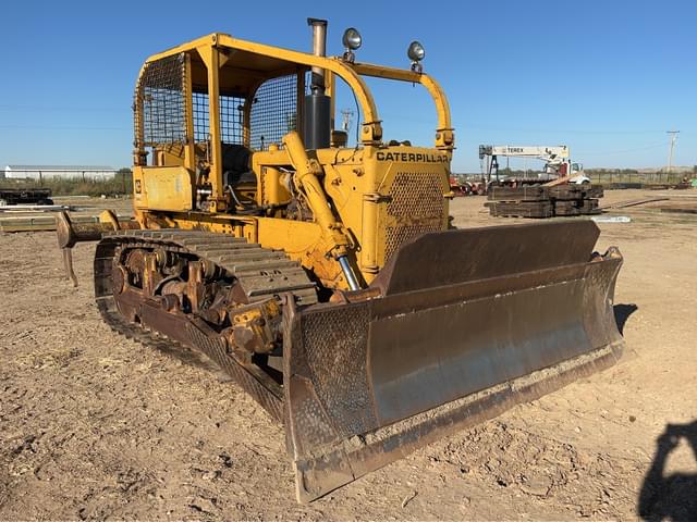 Image of Caterpillar D6C equipment image 1