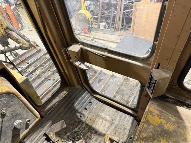 Image of Caterpillar D6D equipment image 2