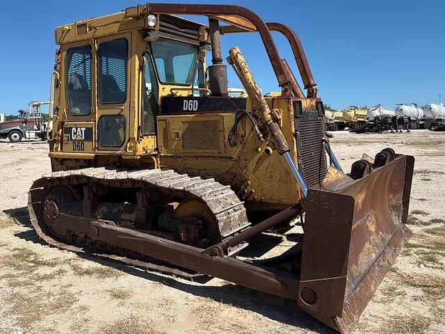 Image of Caterpillar D6D equipment image 4