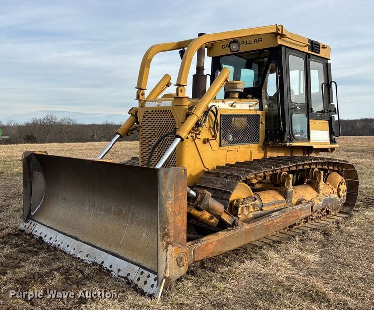 Caterpillar D6D Equipment Image0